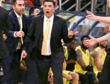 Ο καβγάς Αγγέλου-Πασκουάλ που οδήγησε... στην αποβολή τους (βίντεο)